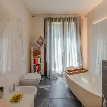 Appartamento Charming Garden Hideaway In By Rent Côme