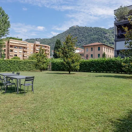 Charming Garden Hideaway In By Rent Appartamento *