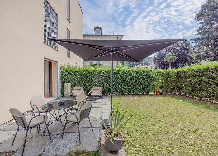 Charming Garden Hideaway In By Rent アパート *